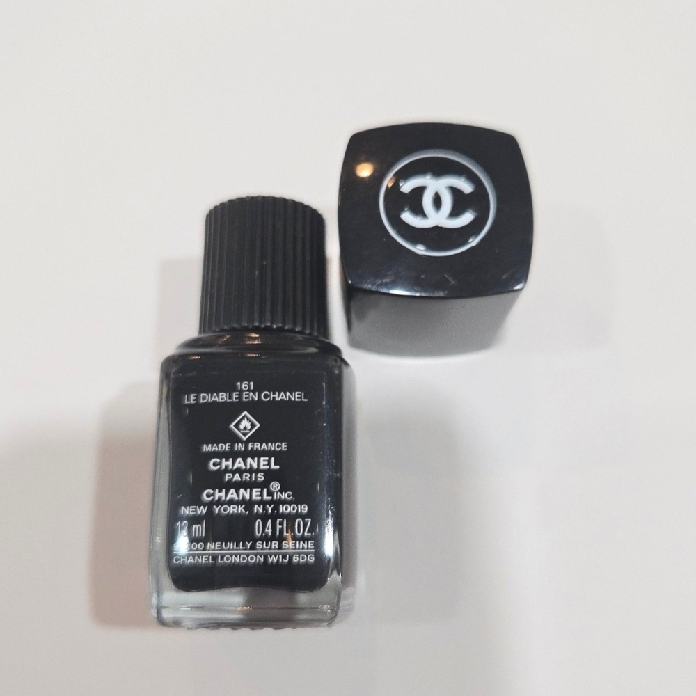 Chanel 7 Pieces Nail Polish Sets: 5×Le Vernis Nail Polish+Le Gel Top Coat+ Pouch - Picture 10 of 12